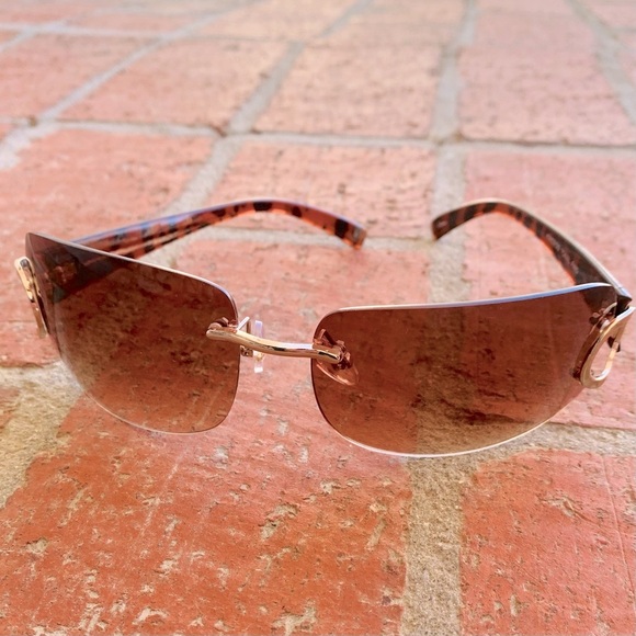 UV Protection Fashion Sunglasses - Picture 4 of 5